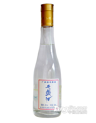 酒廠內供酒